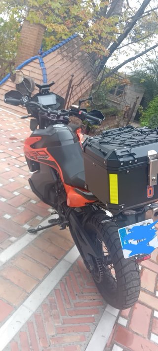 KTM 890 Adventure Naranja y Negra