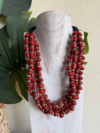 Collar de varias vueltas rojo