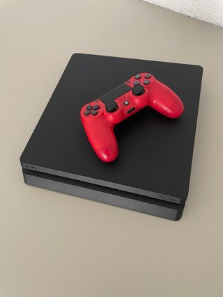 Ps4 Slim 1TB Negra con mando original