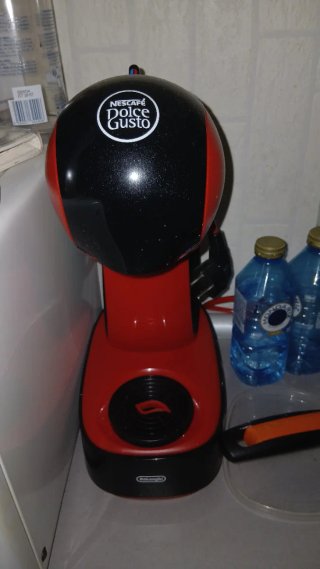 Cafetera Nescafé Dolce Gusto Roja
