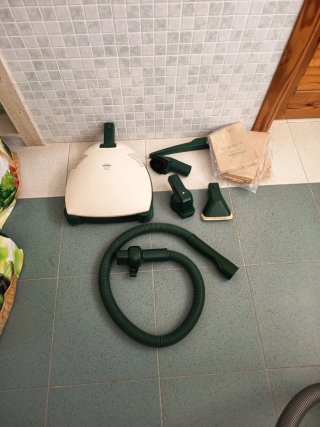 Aspiradora Vorwerk VK 122 Con todos sus accesorios