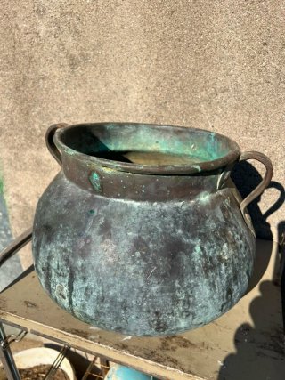 Cubo de cobre antiguo