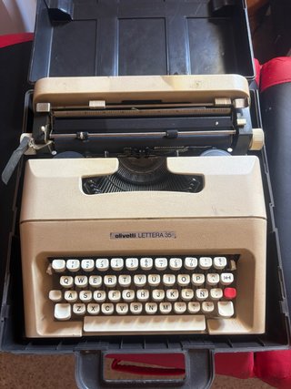 Máquina de escribir Olivetti Lettera 35