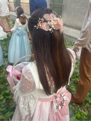 Corona y lazo comunión flores y perlas