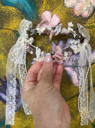 Corona y lazo comunión flores y perlas