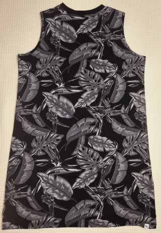 Vestido y falda nuevos