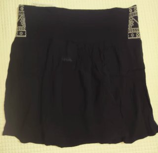 Vestido y falda nuevos