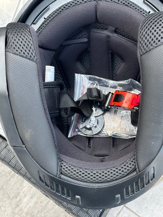 Casco de moto negro mate