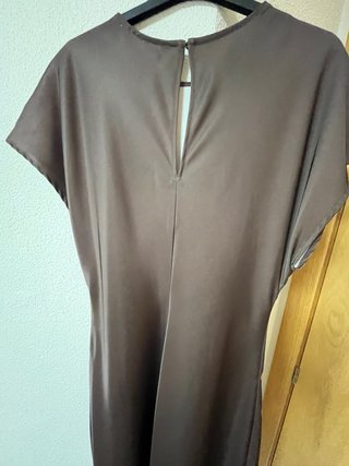 Vestido midi Sfera satinado flor marrón