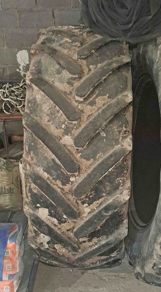 2 Cubiertas Michelin 650/65R42.