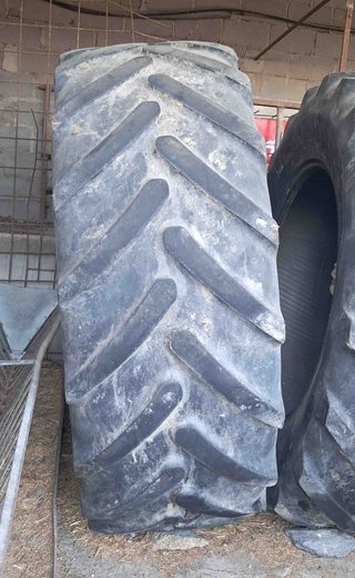 2 Cubiertas Michelin 650/65R42.
