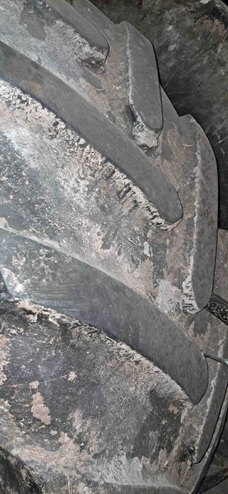 2 Cubiertas Michelin 650/65R42.