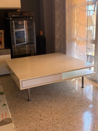 Mesa de centro salón blanca y metal