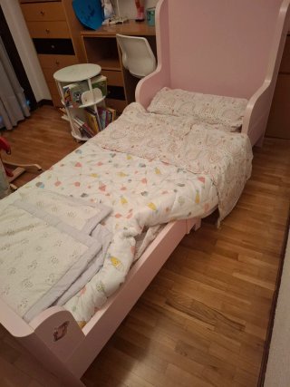 Cama infantil extensible rosa con colchón