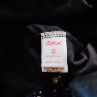 Vestido negro con estrellas y lunas