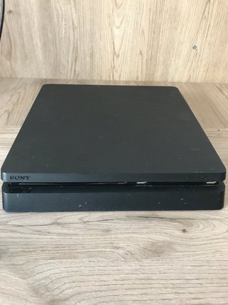 Consola Sony PS4 Slim Negra