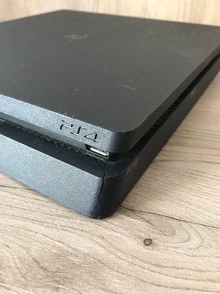 Consola Sony PS4 Slim Negra