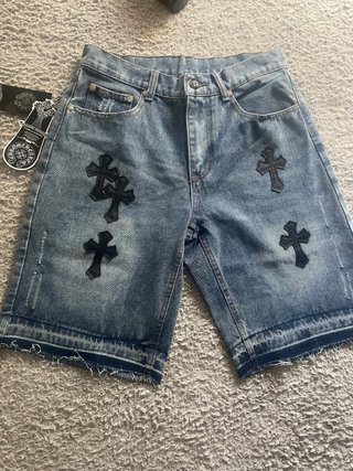 Pantalón corto vaquero Chrome Hearts con cruces