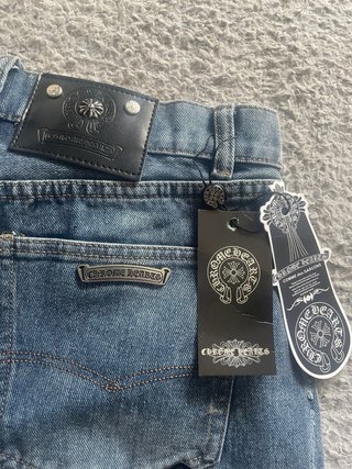Pantalón corto vaquero Chrome Hearts con cruces