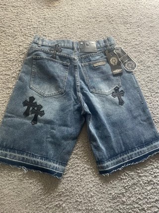 Pantalón corto vaquero Chrome Hearts con cruces