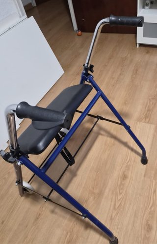 Andador para adulto con asiento