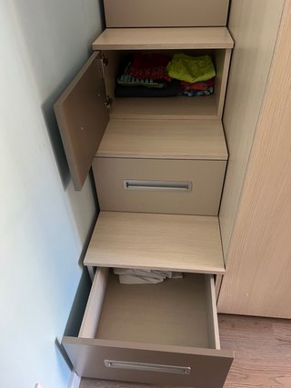 Armario y Escalera de Cajones. Recoger en 3 semana