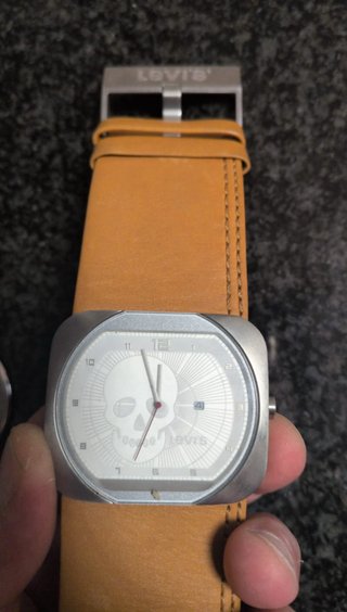 Reloj Levi's Cuadrado Correa Piel Marrón
