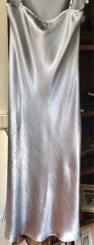 Rebajado Vestido plateado satinado tirantes