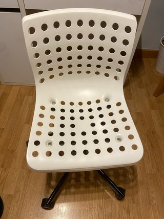 Escritorio MICKE + Silla