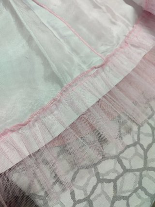 Vestido fiesta rosa con flor gris,hecho a medida.