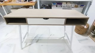 Escritorio JYSK estilo industrial