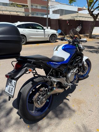 Suzuki SV650 Naked Azul/Blanco