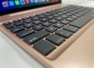 iPad Pro 9.7" 256GB (Wi-Fi + Cellular) + Funda