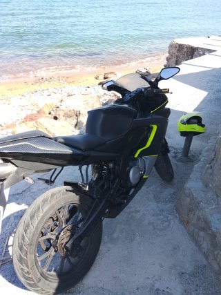 Derbi GPR 125 Negra y Amarilla