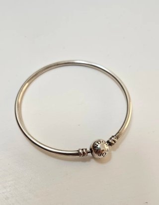 Pulsera Pandora Rígida 20cm Plata.