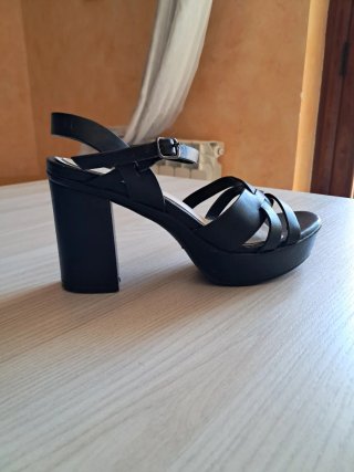 Sandali neri Bata donna