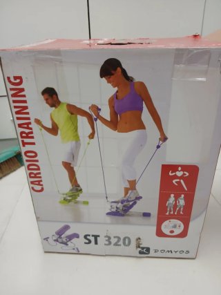 Mini stepper Decathlon con gomme viola