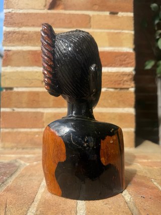 Figura africana madera tallada a mano