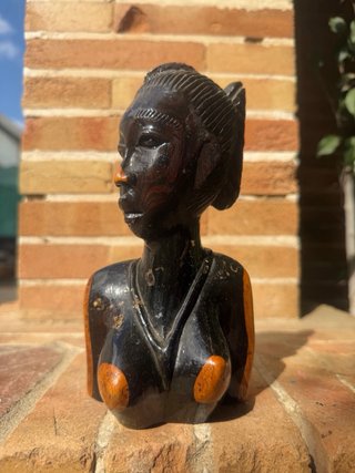 Figura africana madera tallada a mano