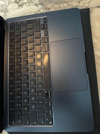 MacBook Air M2 13.6 8GB/256GB (2022, English)