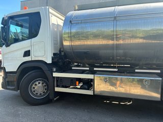 SCANIA P410 CISTENRA AGUA POTABLE 17000LITROS
