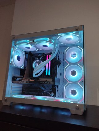 PC Gaming Ryzen 9800X3D + RTX 5070 32GB DDR5