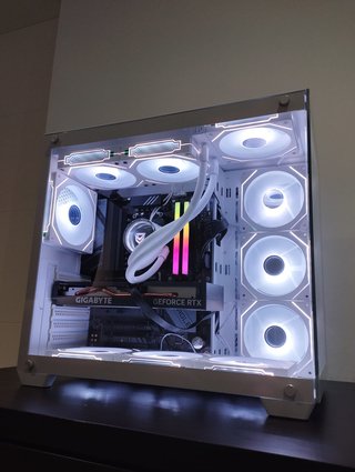 PC Gaming Ryzen 9800X3D + RTX 5070 32GB DDR5