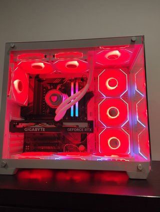 PC Gaming Ryzen 9800X3D + RTX 5070 32GB DDR5