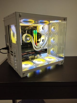 PC Gaming Ryzen 9800X3D + RTX 5070 32GB DDR5
