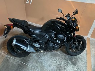 Kawasaki Z750 Naked 2009 color negro