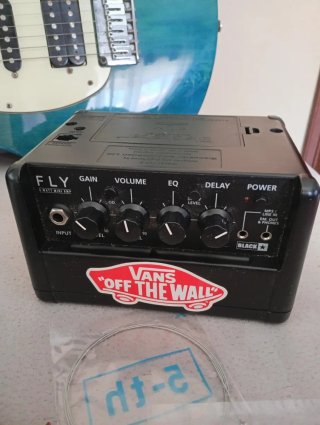 Guitarra Eléctrica Cort + Accesorios