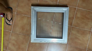 Ventana de aluminio con cristal opaco