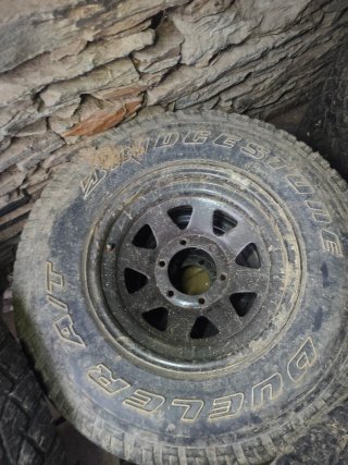 Llantas nissan et-25 con ruedas 30/9,5/15