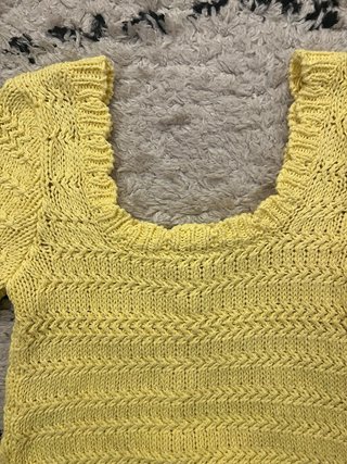 Top Zara punto joya escote cuadrado amarillo